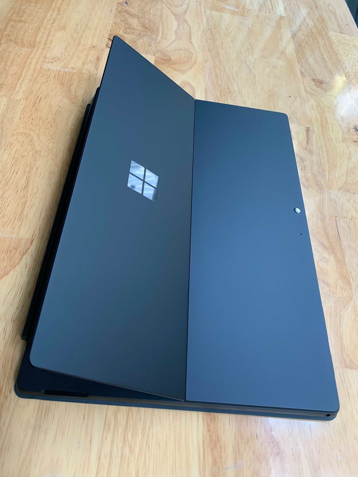 Microsoft Surface Pro, Surface Laptop, Surface book - 36