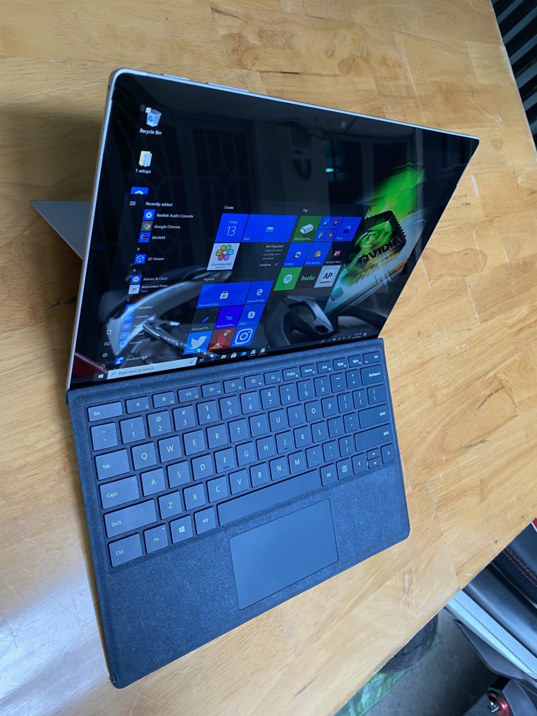 Microsoft Surface Pro 6, Core i5, 8G, 128G, 3K, sạc 13 lần - laptop cũ