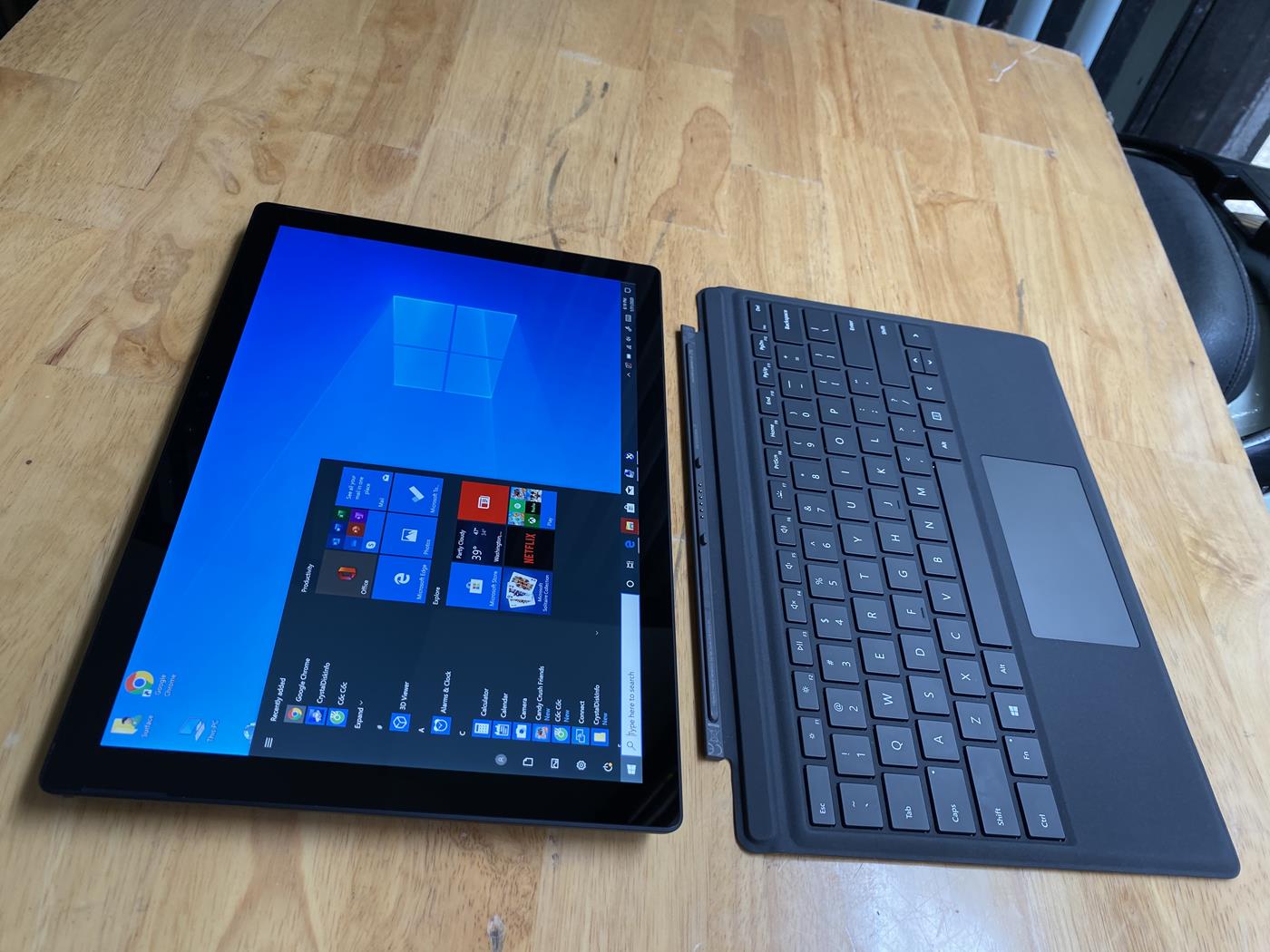 Microsoft Surface Pro, Surface Laptop, Surface book - 10
