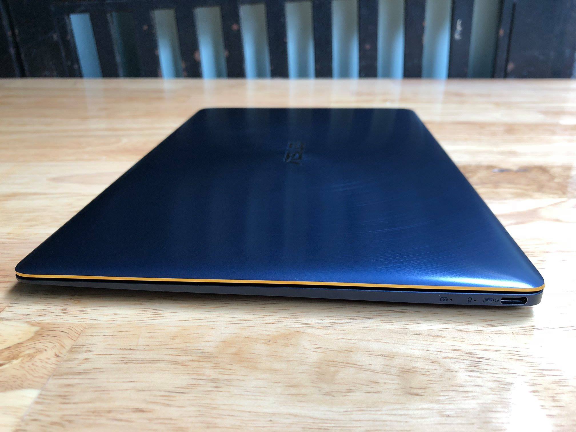 laptop Asus Zenbook 3 UX390, i7 7500u, 16G, 512G, 12.5in, Full HD, siêu mỏng - 4