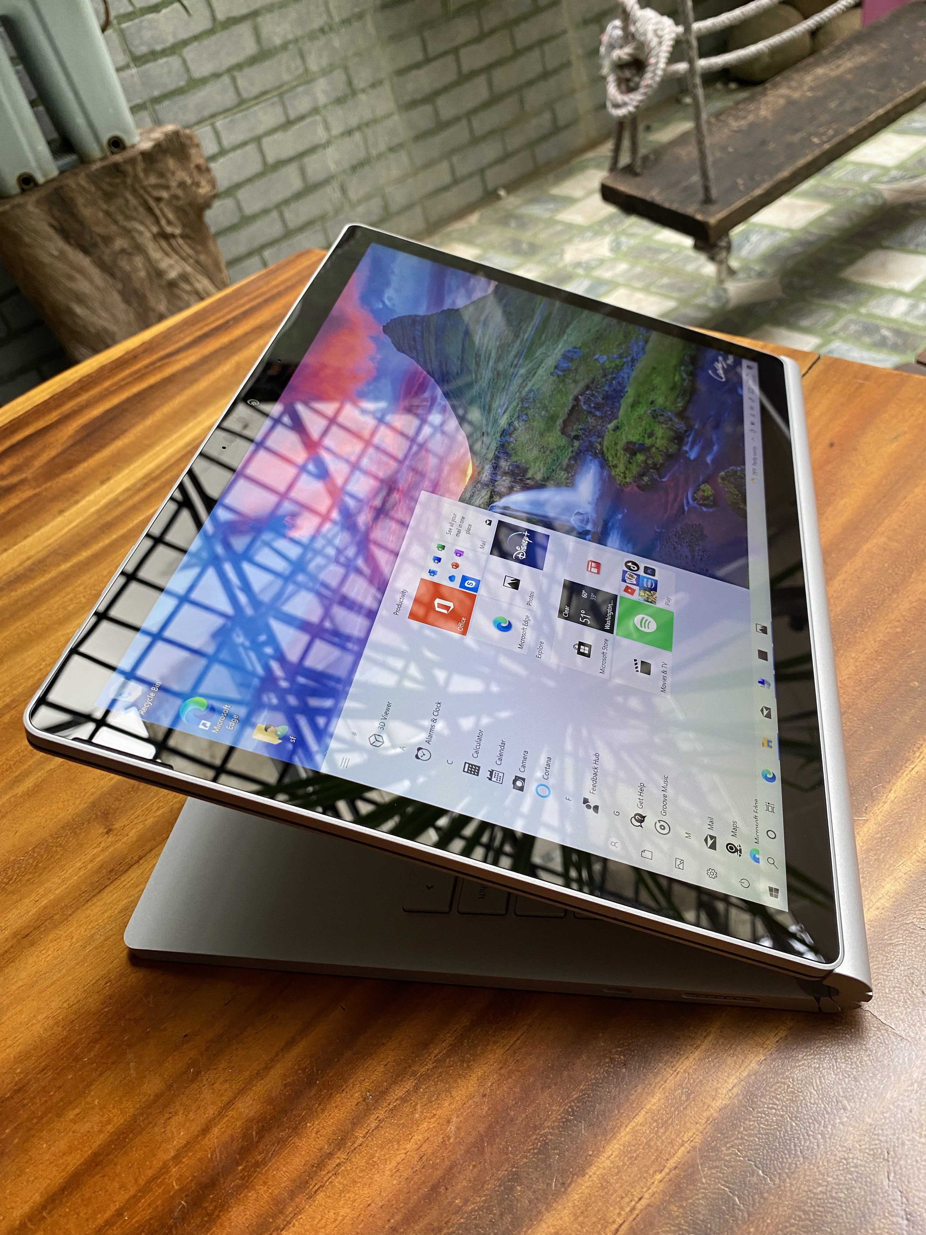 Microsoft Surface Pro, Surface Laptop, Surface book - 31