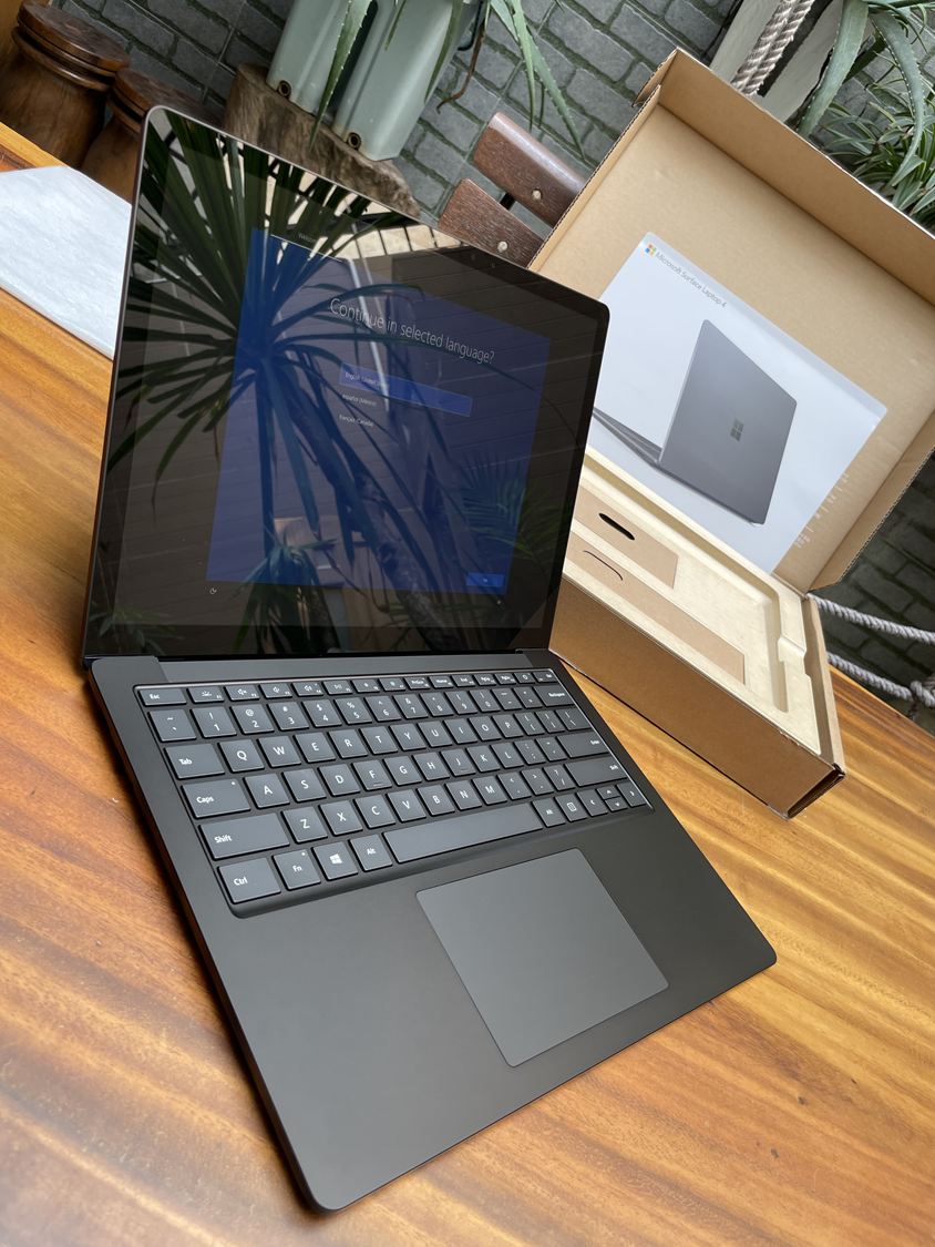 Microsoft Surface Pro, Surface Laptop, Surface book - 47