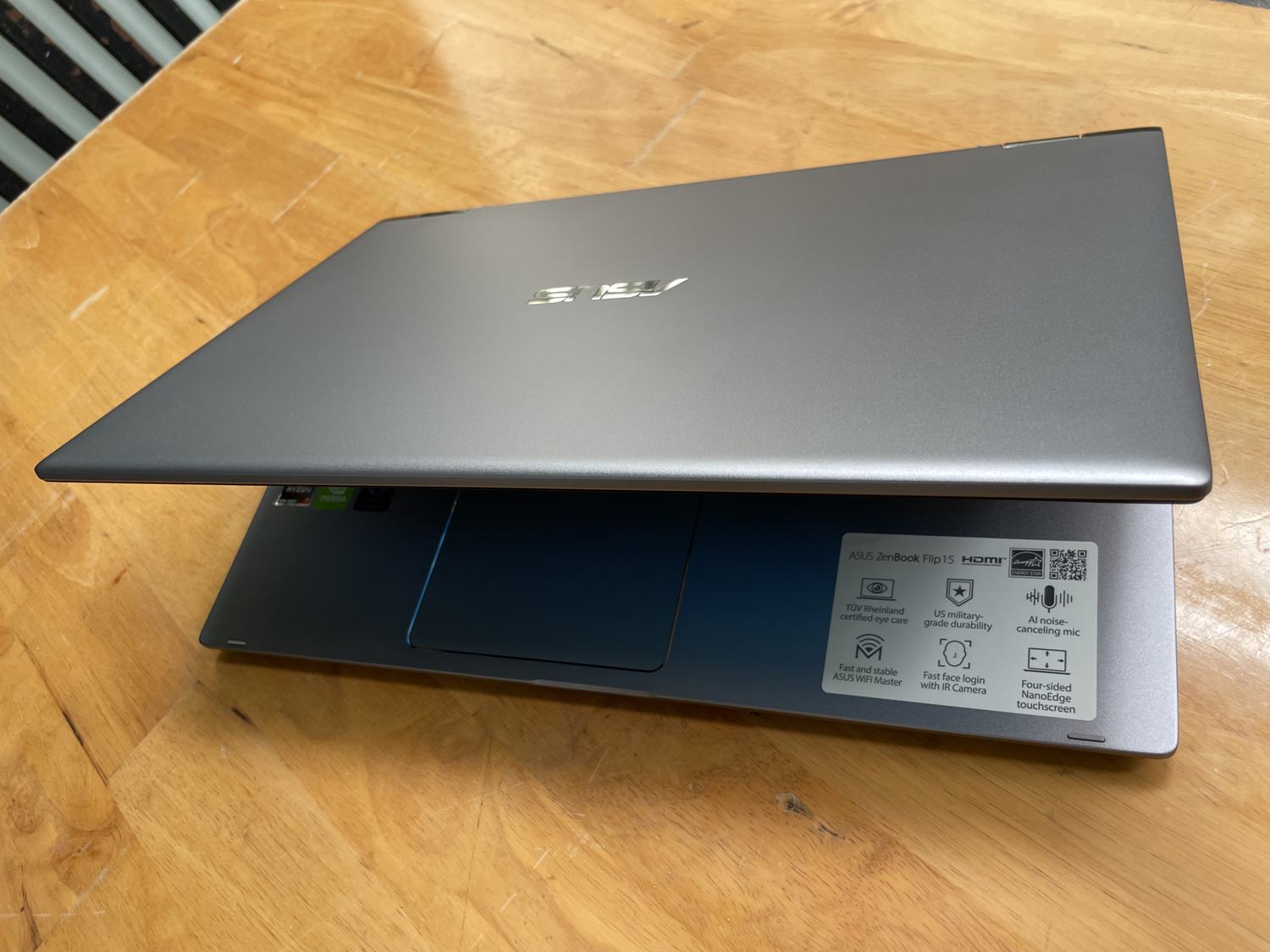 ==> Laptop Asus Zenbook Flip 15 Q507, Ryzen 7, 8G, 512G, MX350, 15.6in - 2