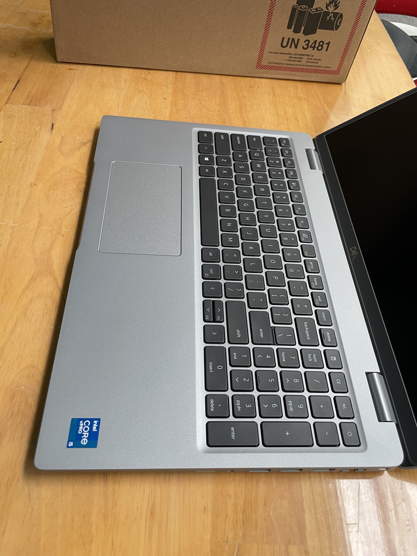 mặt bàn phím và trackpad Dell Latitude 5520