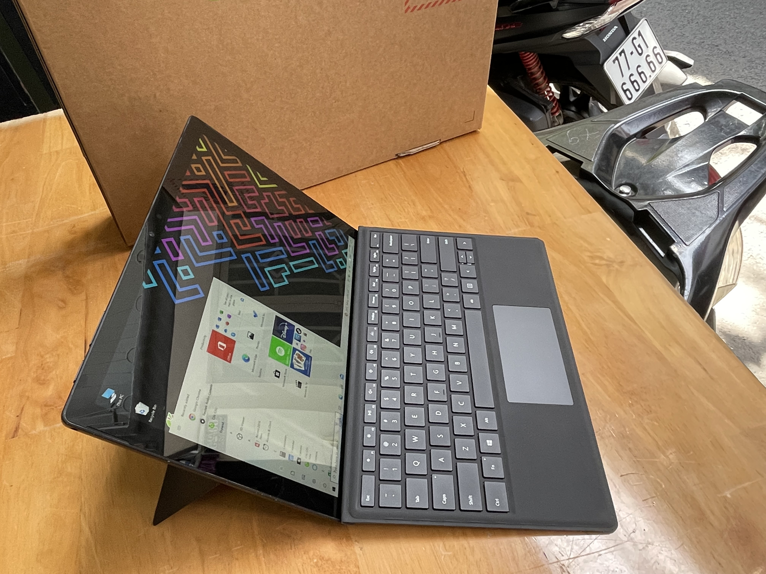 Microsoft Surface Pro, Surface Laptop, Surface book - 33