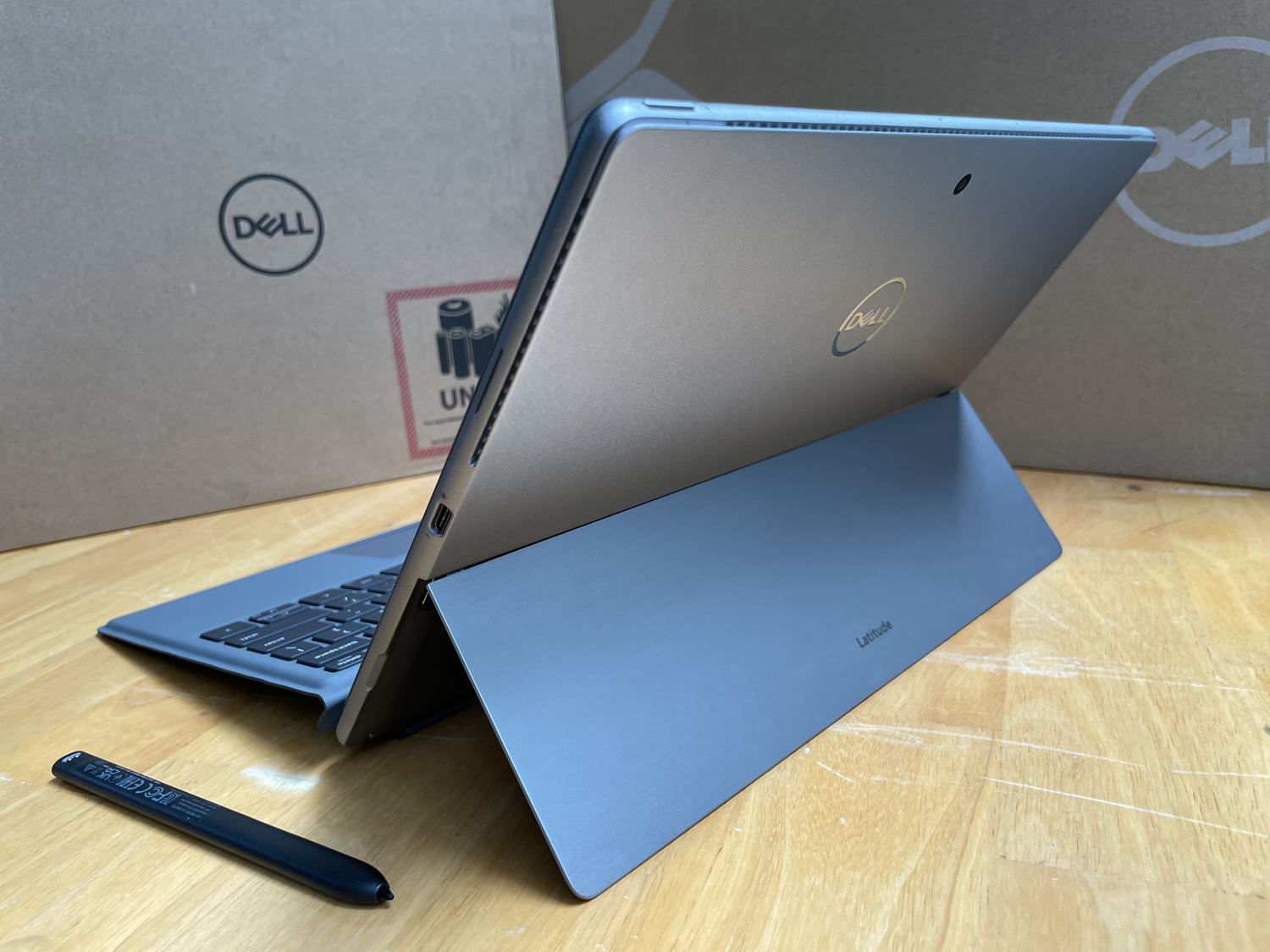 Laptop Dell Latitude 7320 Detachable, Dòng máy 2in1 rút phím làm tablet - 4