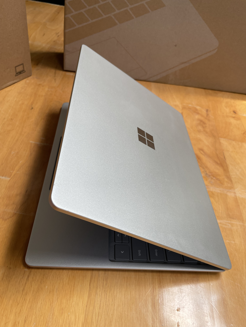 Microsoft Surface Pro, Surface Laptop, Surface book - 19