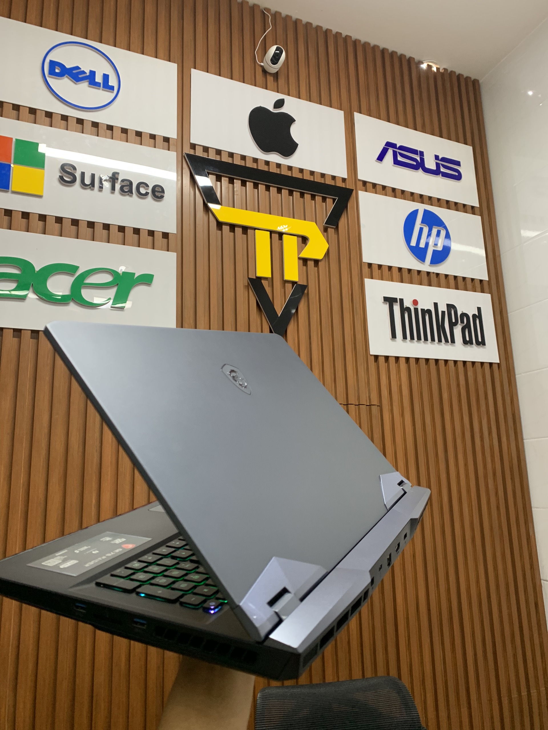 Laptop MSI GE76 Raider, Core i7 – 11800H, 16G, 1T, RTX3060, 17.3in, Full HD, 144hz