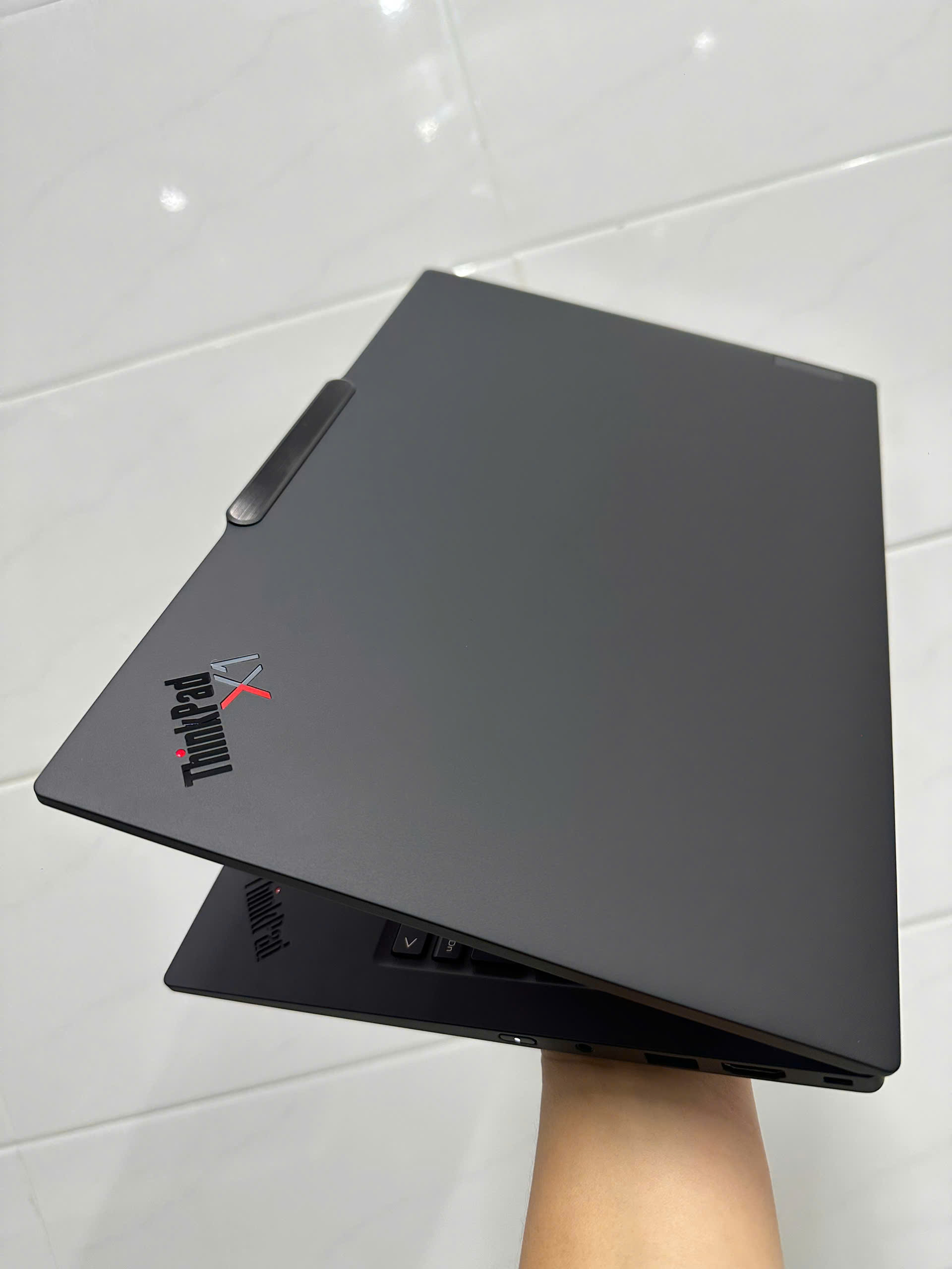 Thinkpad X1 Carbon Gen 12 Haptic 1