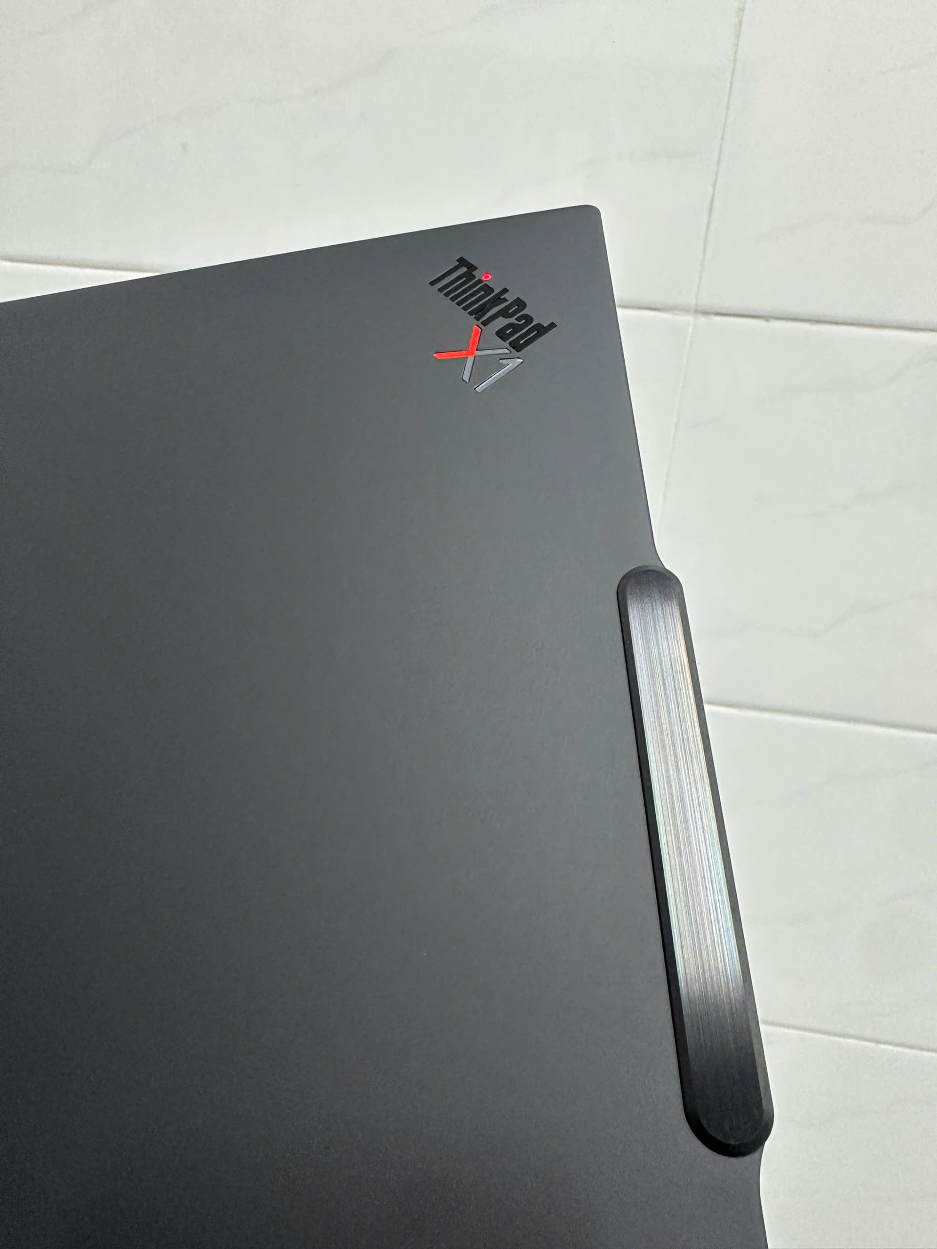 Thinkpad X1 Carbon Gen 12 Haptic 2