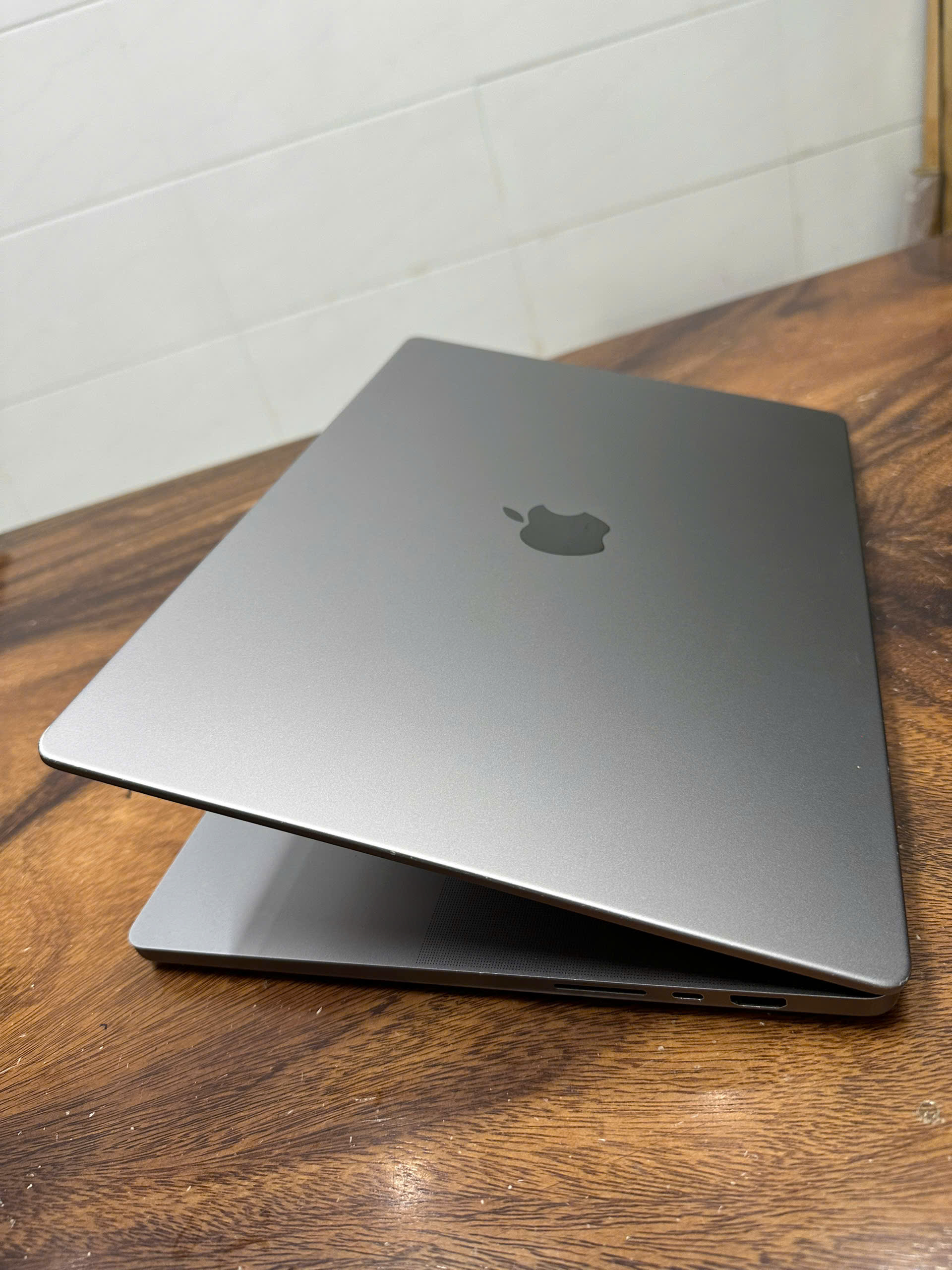 Macbook Pro 16 M2 Pro Grey 1