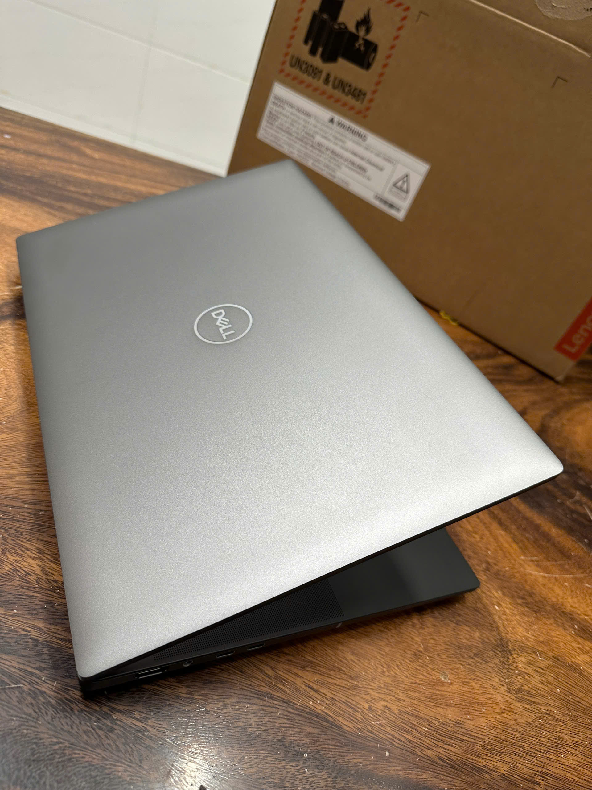 Dell Precision 5690 Ultra 7 Fhd 1