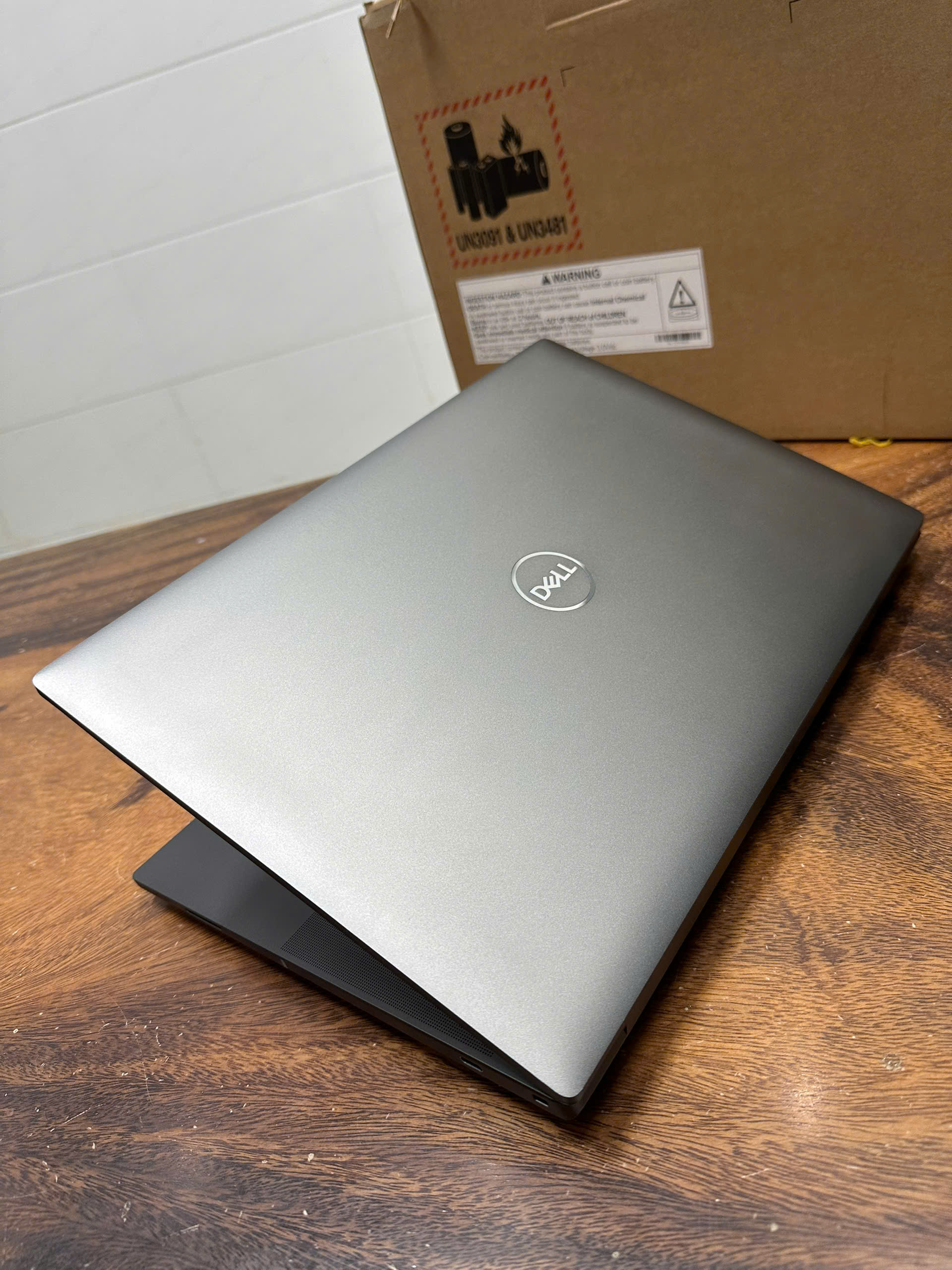 Dell Precision 5690 Ultra 7 Fhd 2