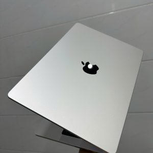 Macbook Pro 14in M3 Max 1