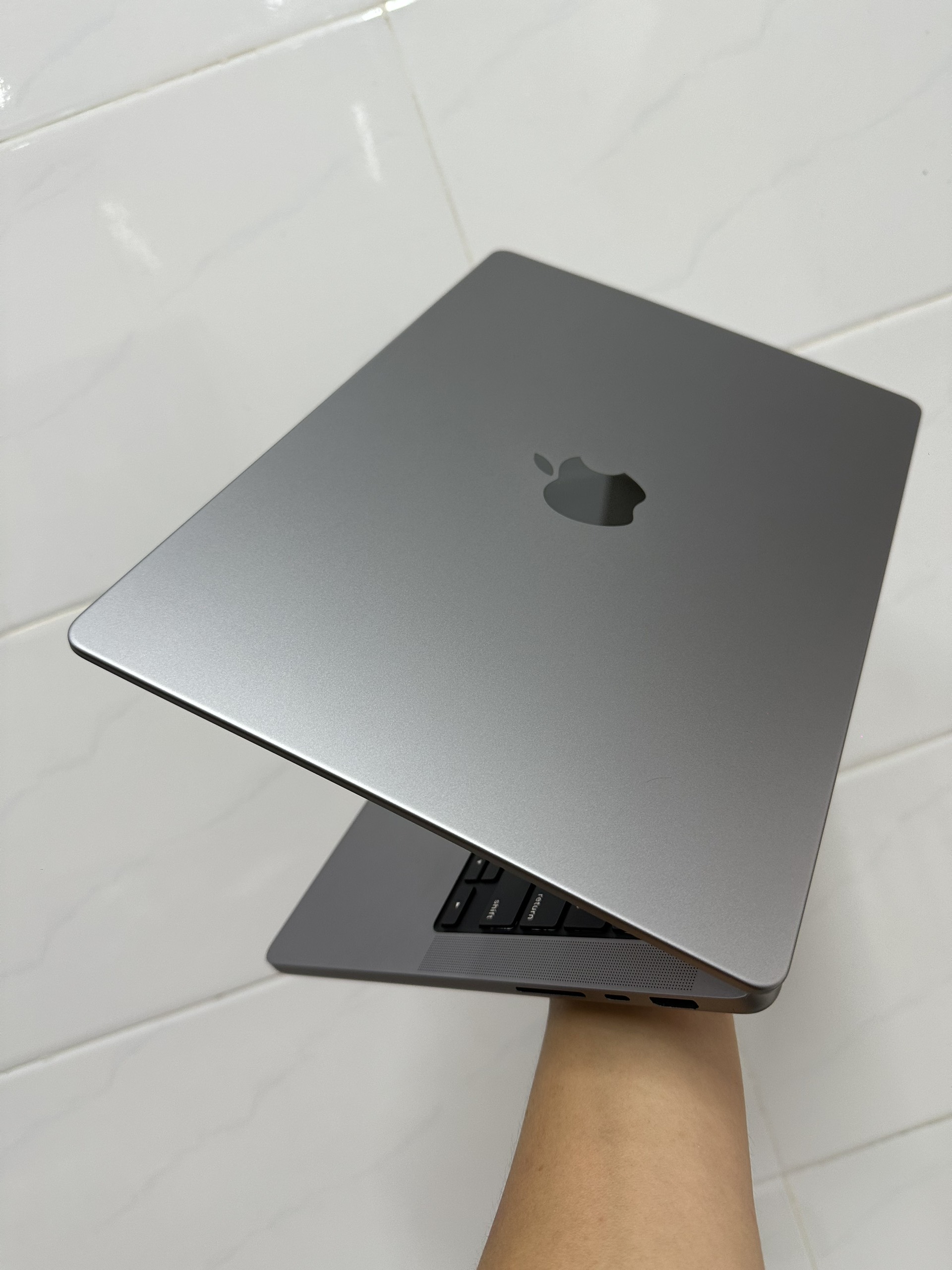 Macbook Pro 14in M1 Pro Grey 1