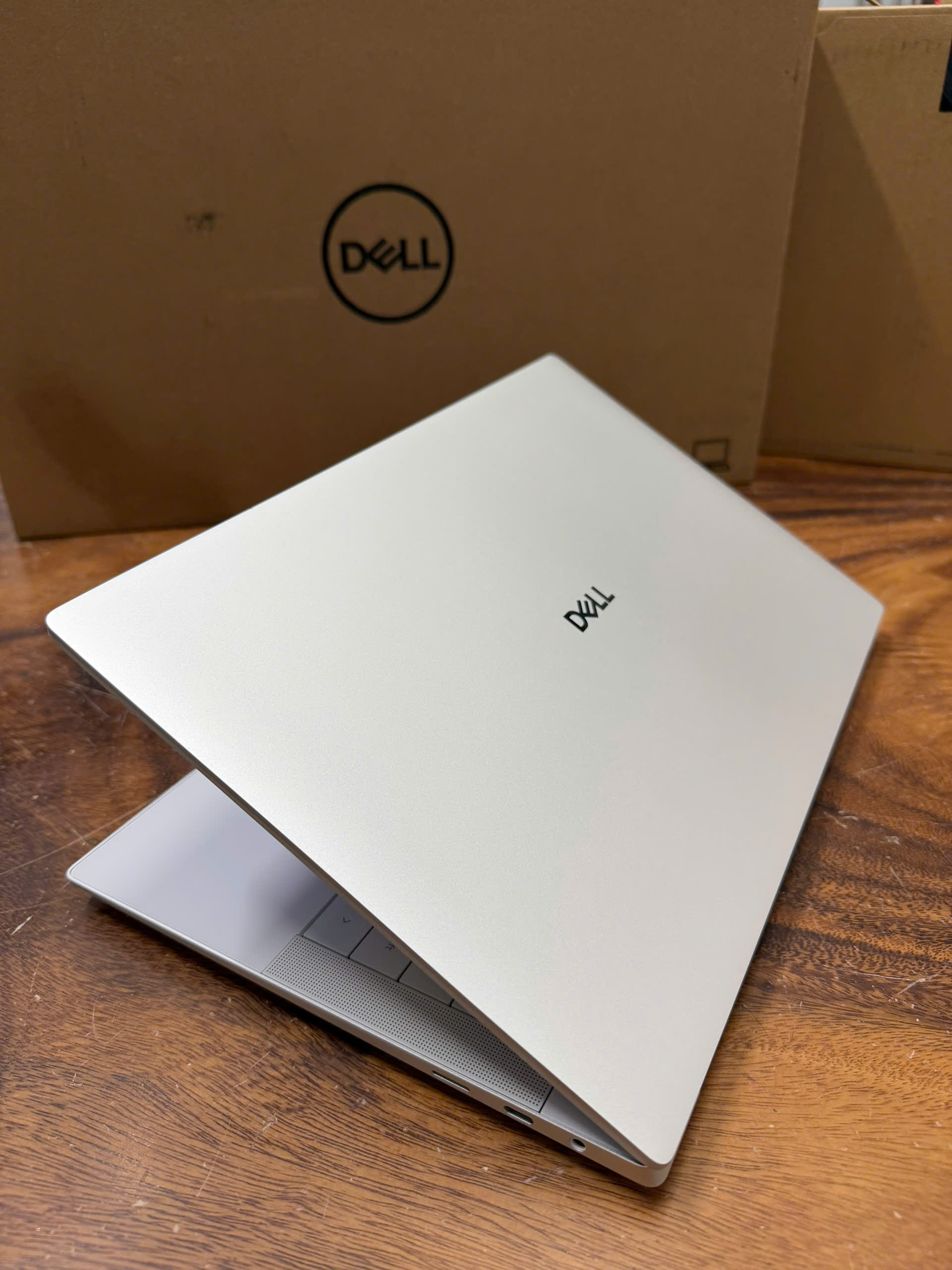 Dell 14 Premium Da14250 1